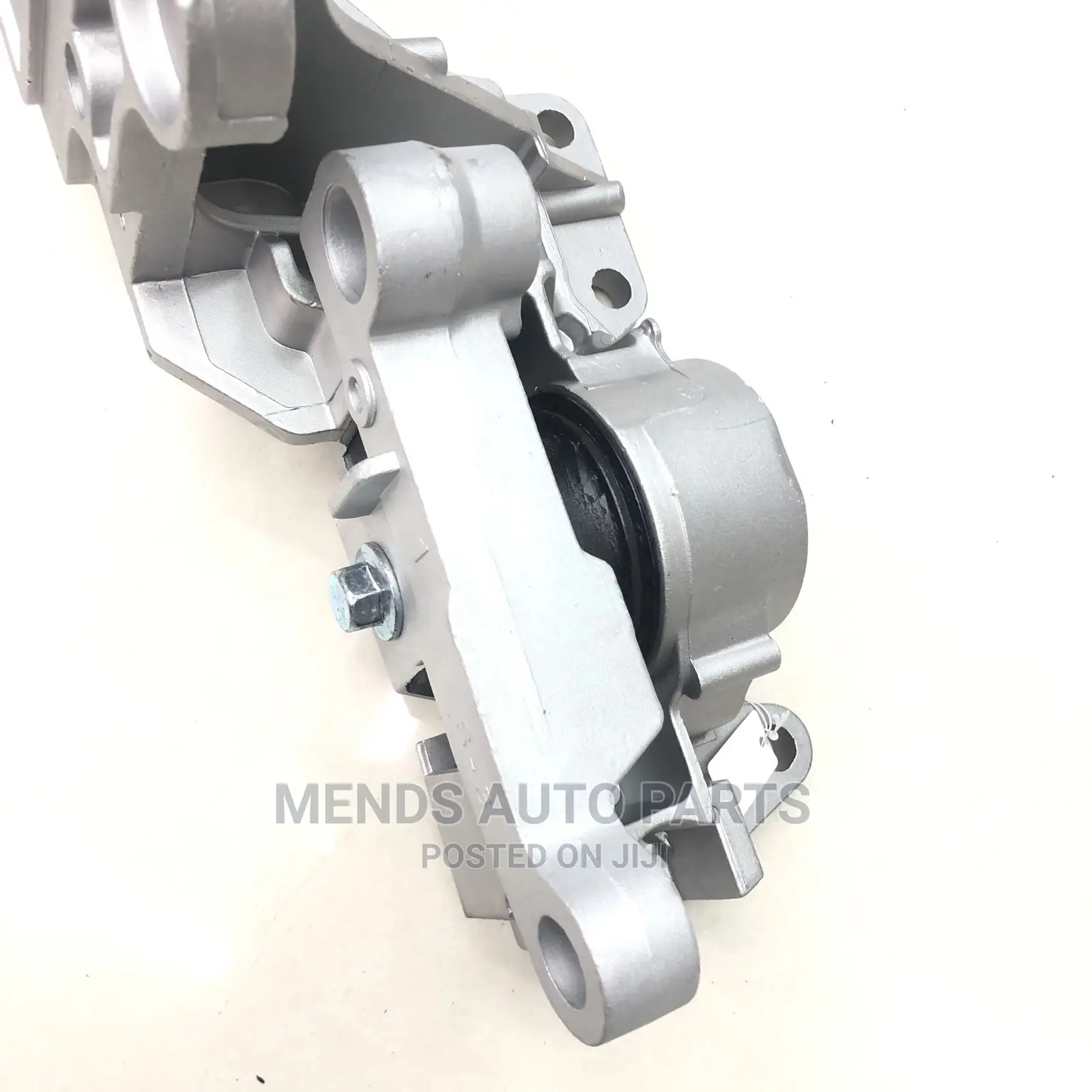 Nissan Sentra And Nissan Qashqai Gearbox Seat Mount