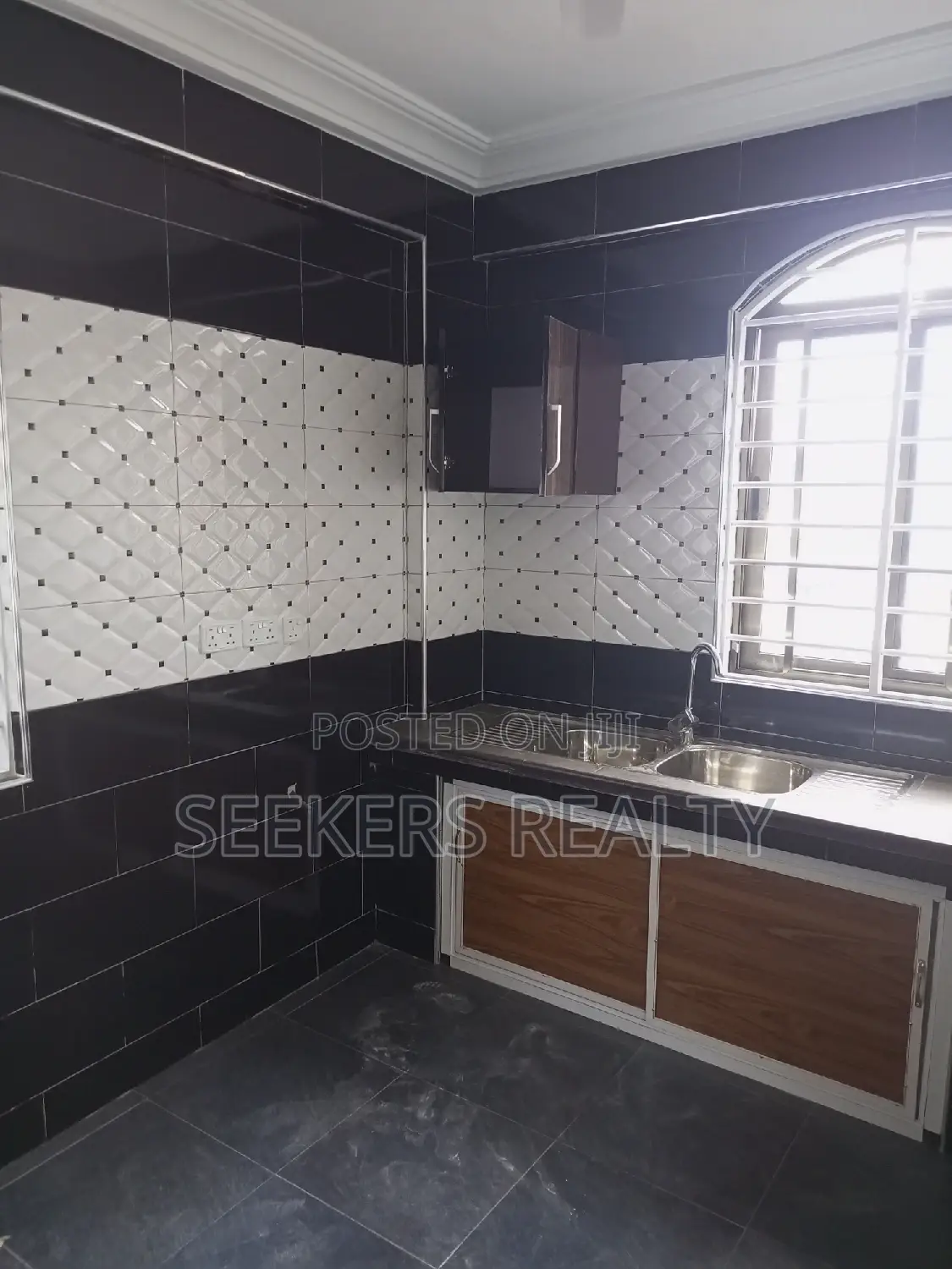 3bdrm Apartment in Seekers Realty, East Legon for rent