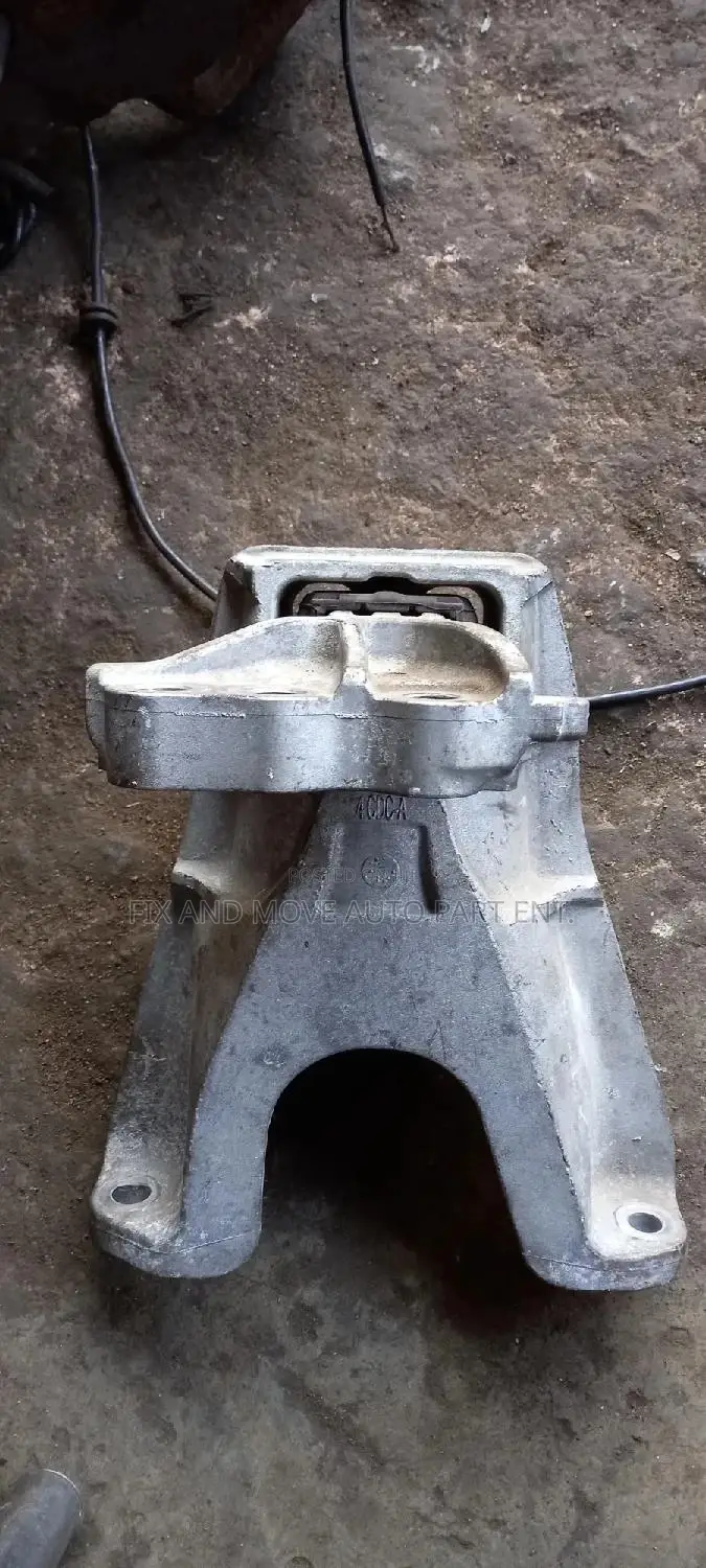 Honda Civic 2016-2019 Right Front ENGINE SEAT/MOUNT for Sale