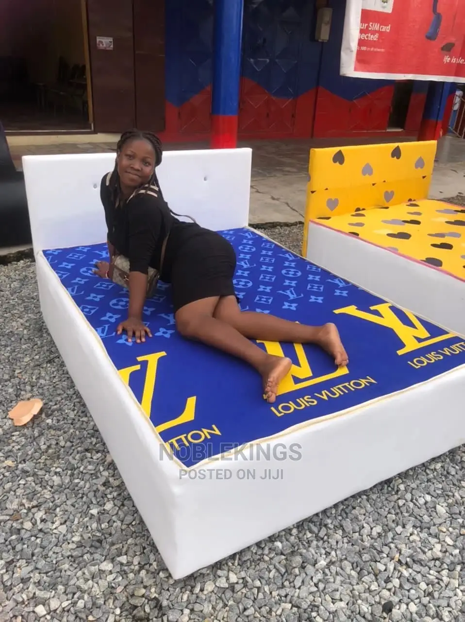 Double Bed Inbuilt