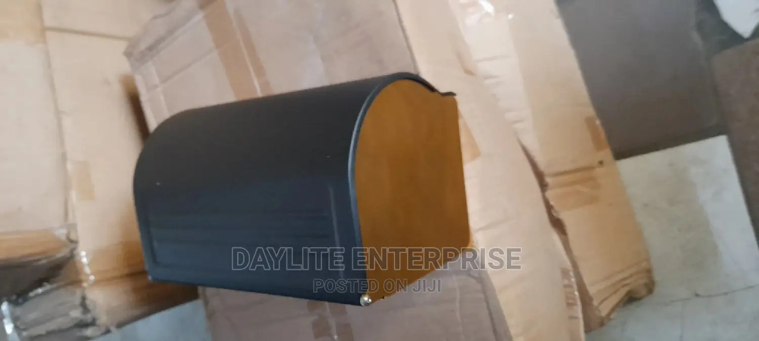 Black and Gold Bathroom Accessories