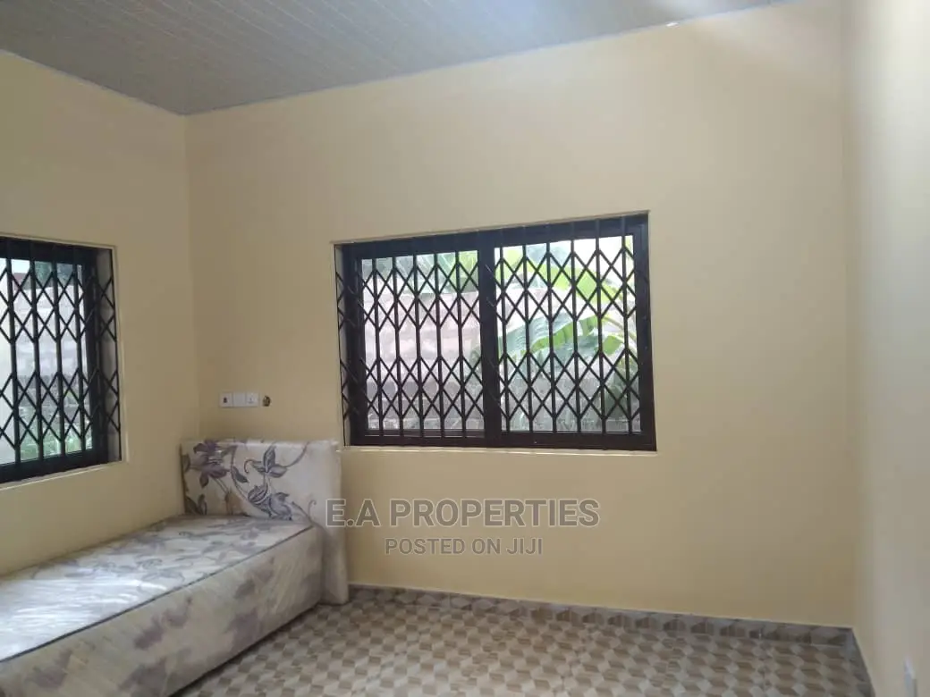 3bdrm House in E a Properties, Boi for Sale