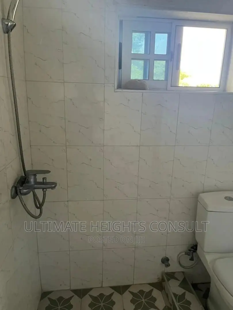 2bdrm Apartment in Lapaz Nyamekye, Nyanmekye for rent