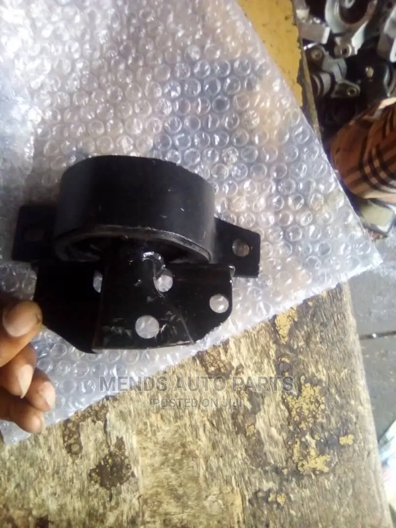 Nissan Sentra 2002 Engine Seat Mount