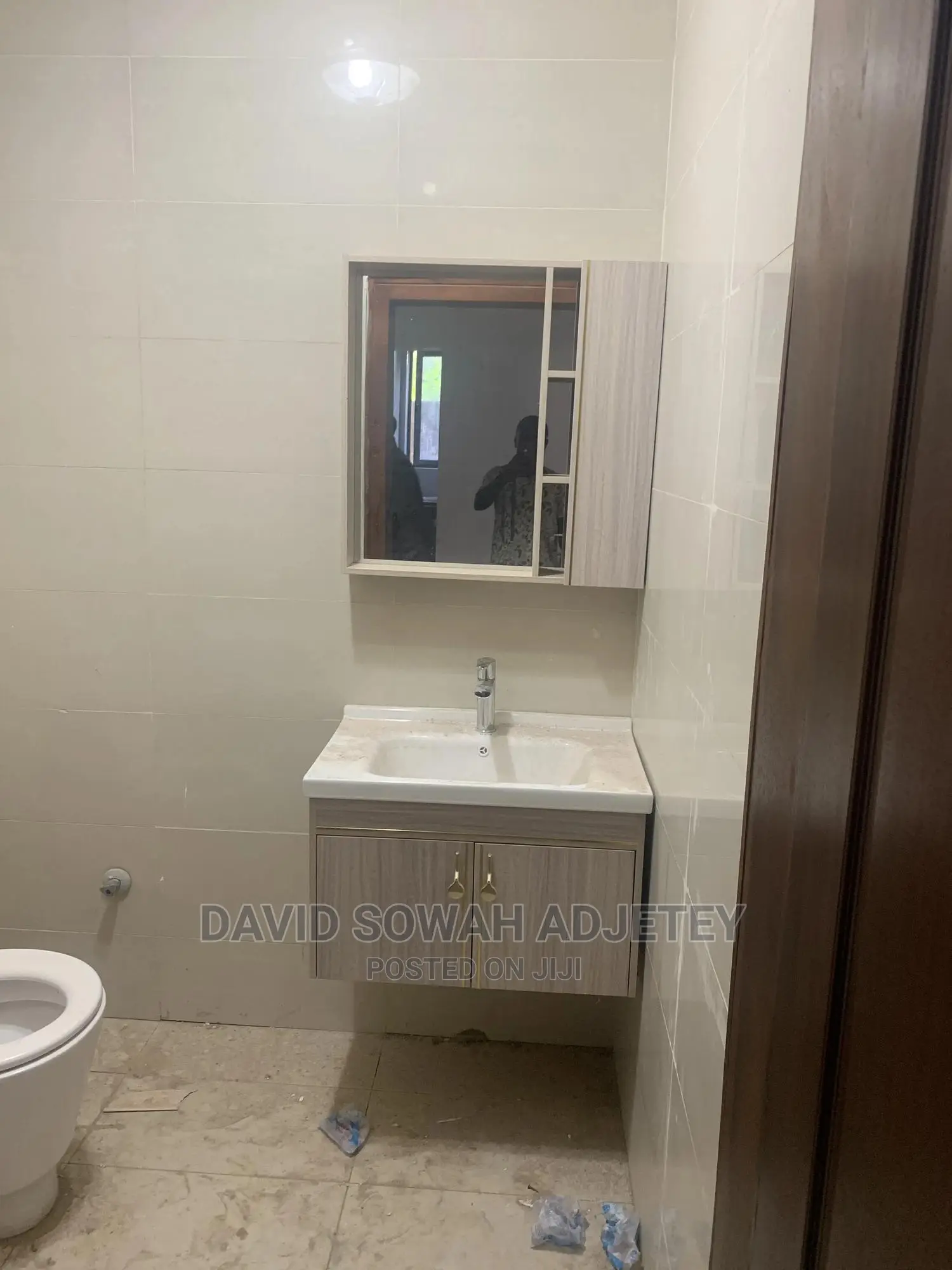 2bdrm Apartment in Palace Mall, Airport Residential Area for Rent