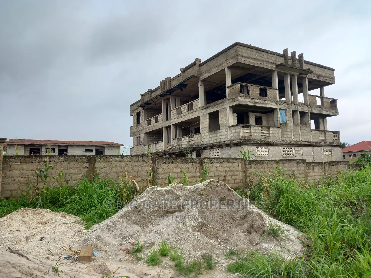 6 Blocks of Flats for Sale at Kotwi (Santasi)