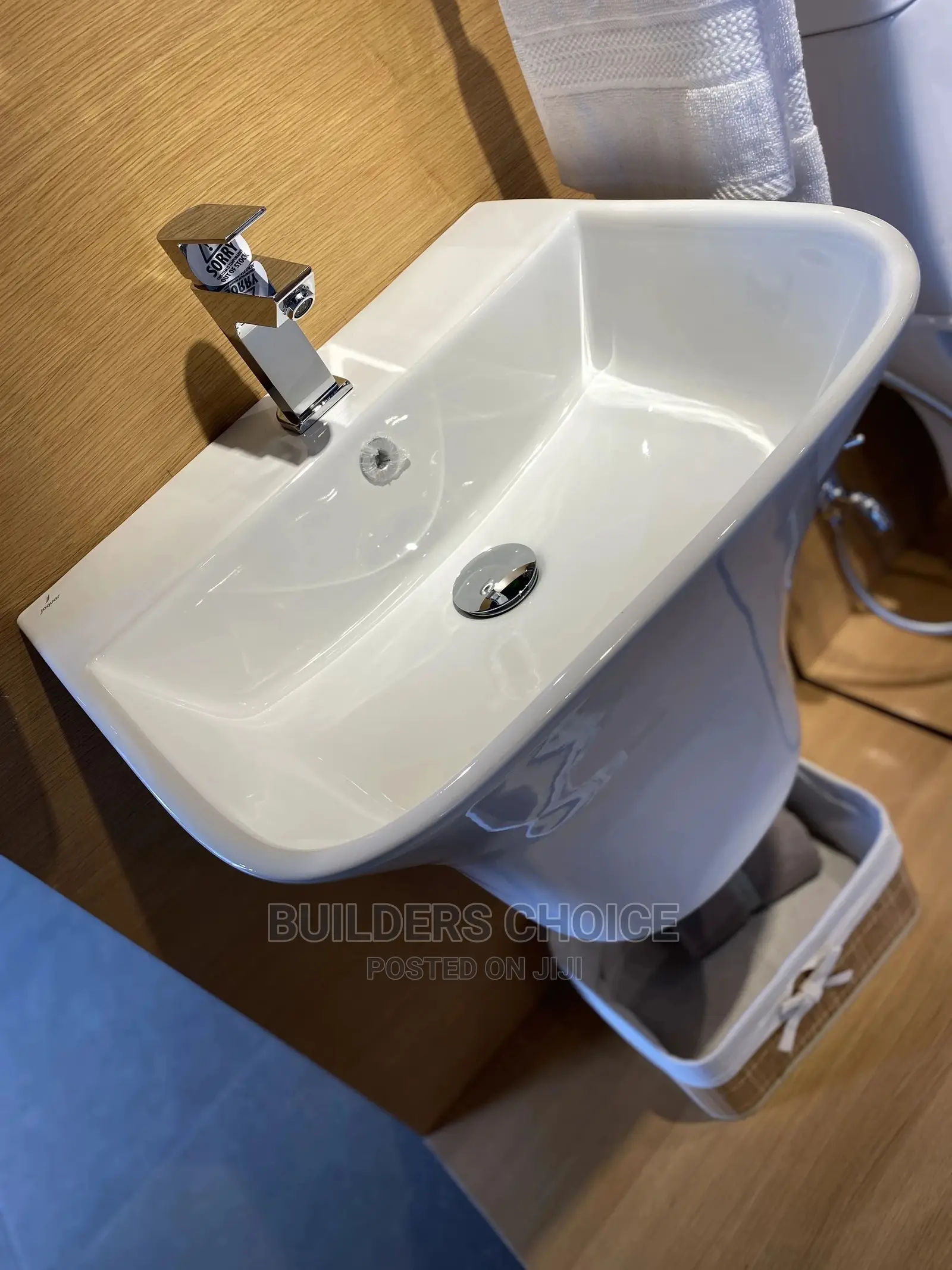 Wall Hang Wash Basin