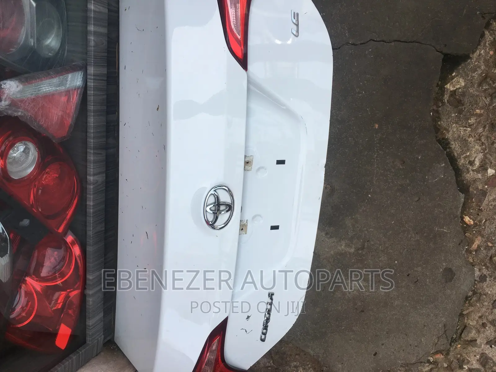 Corolla 2015 Boot Available