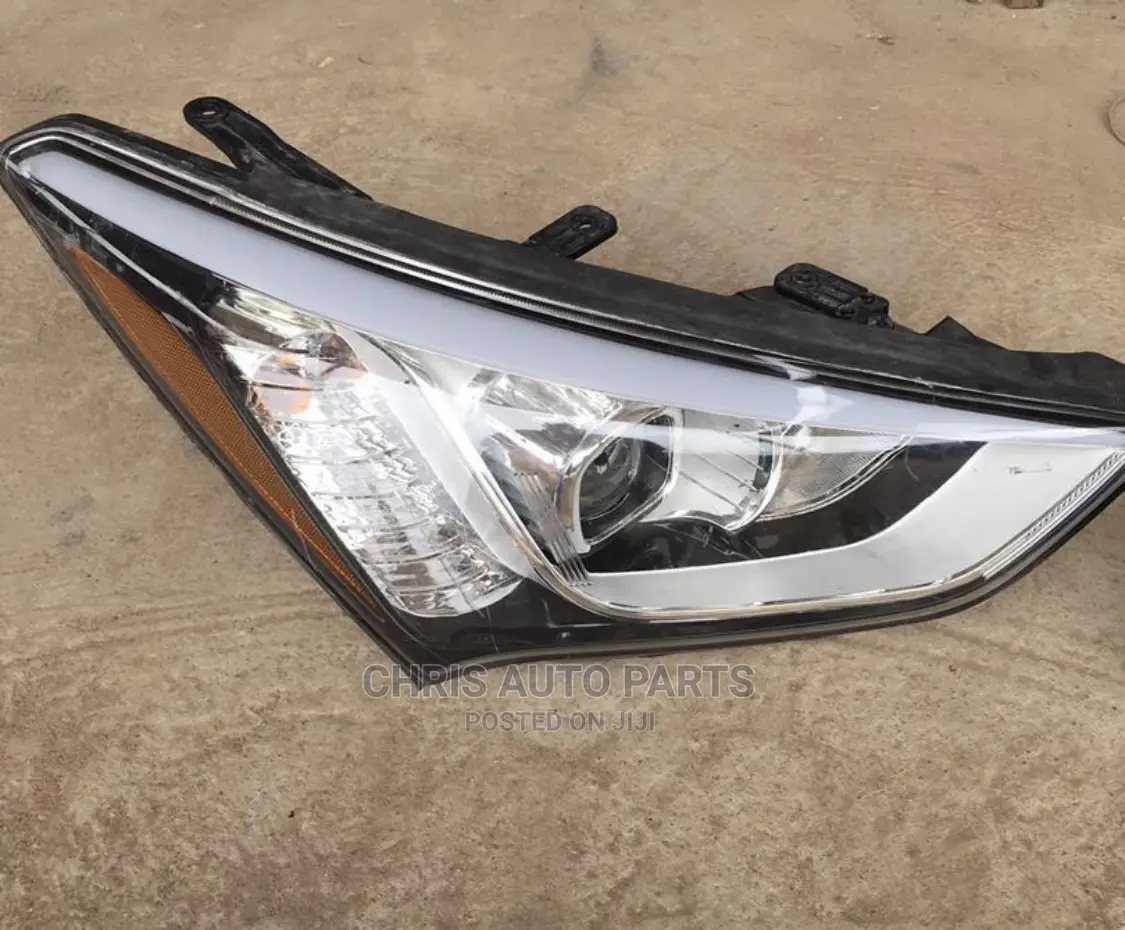 Hyundai Santafe 14 Headlight
