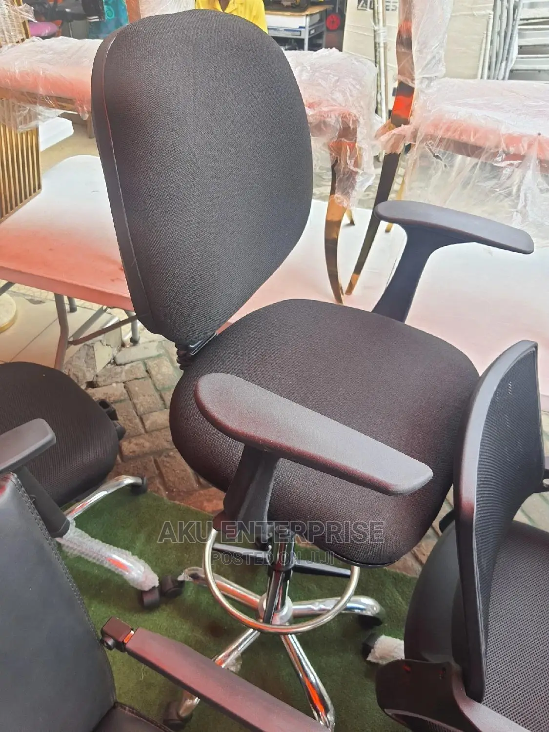 Long Studio, Reception Desk, Standing Desk Chairs