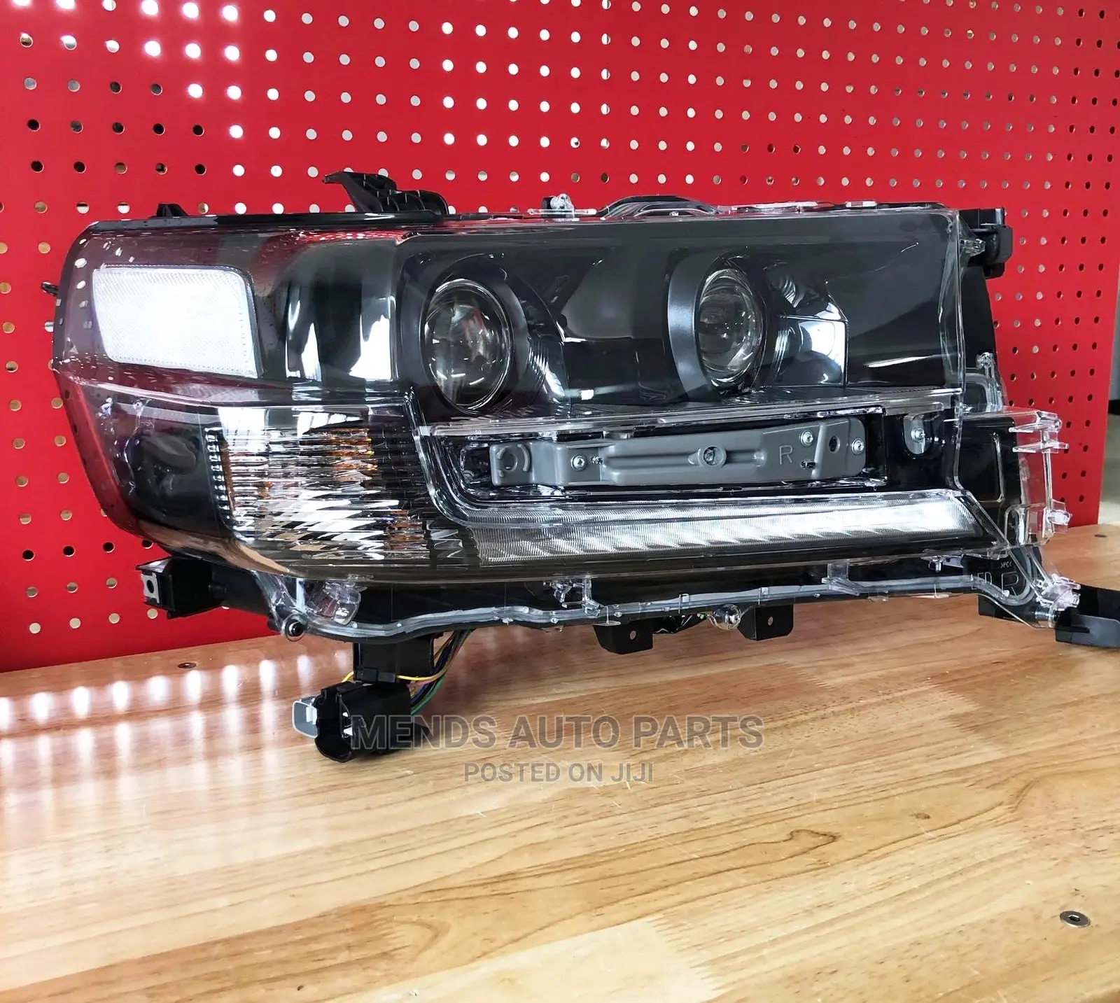 Toyota Landcruiser 2018 Headlight