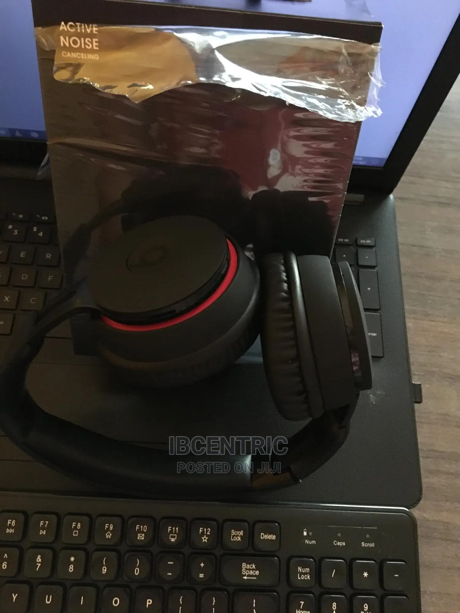 Pharrell Williams Solo Pro Headset