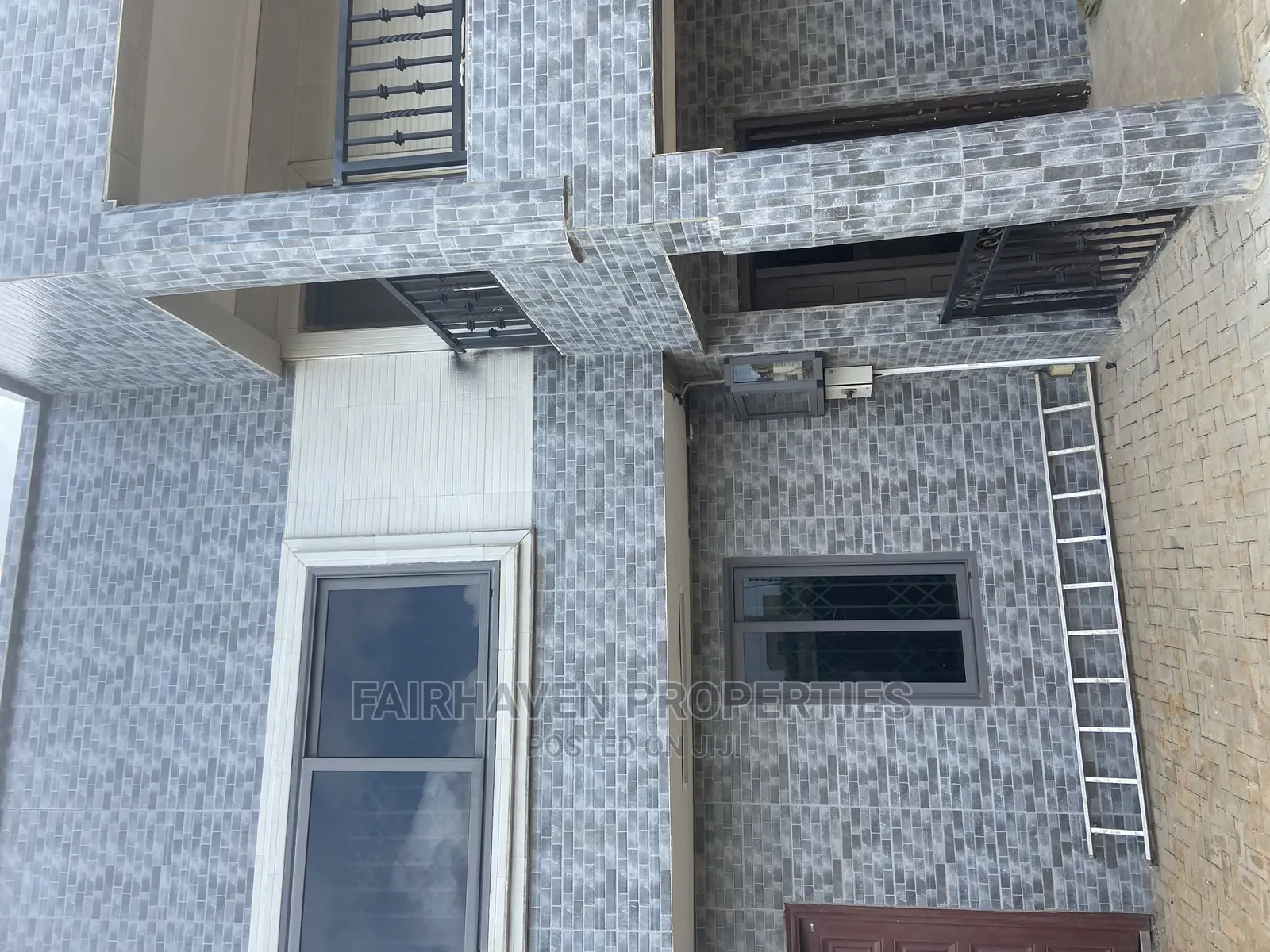 3bdrm House in East Airport for Rent