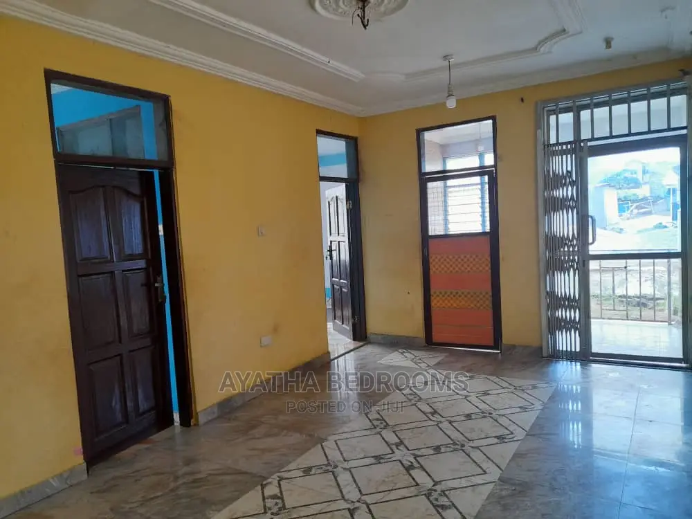 2bdrm House in Ayathar Bedroom, New Town for rent