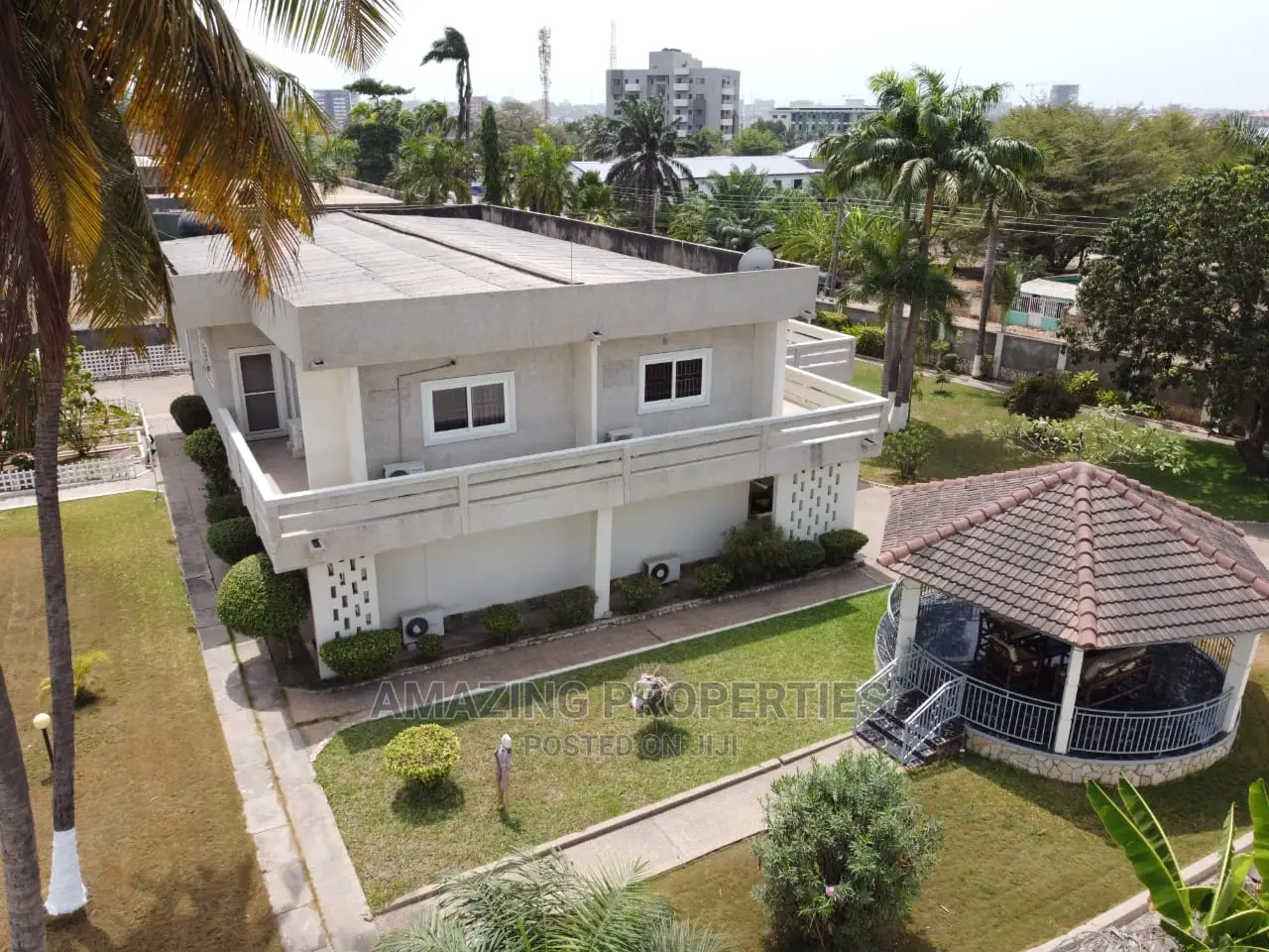 For Sale 5bed Office Boys Qt Between Airport and Dzorwulu