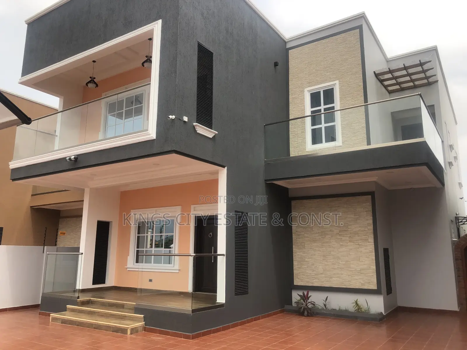 4bdrm House in Taifa Rd, Pokuase for sale