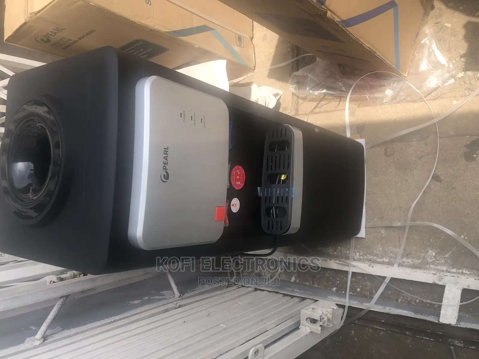 A Black 3 Taps Pearl Water Dispenser