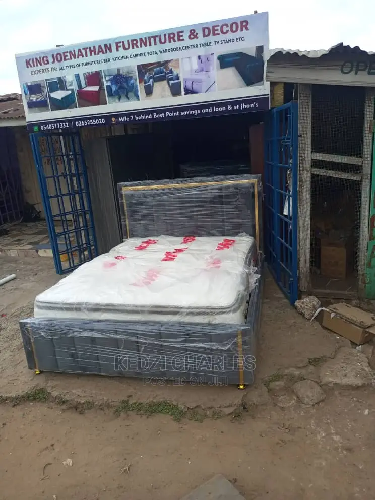 Foreign Queen With Mattress