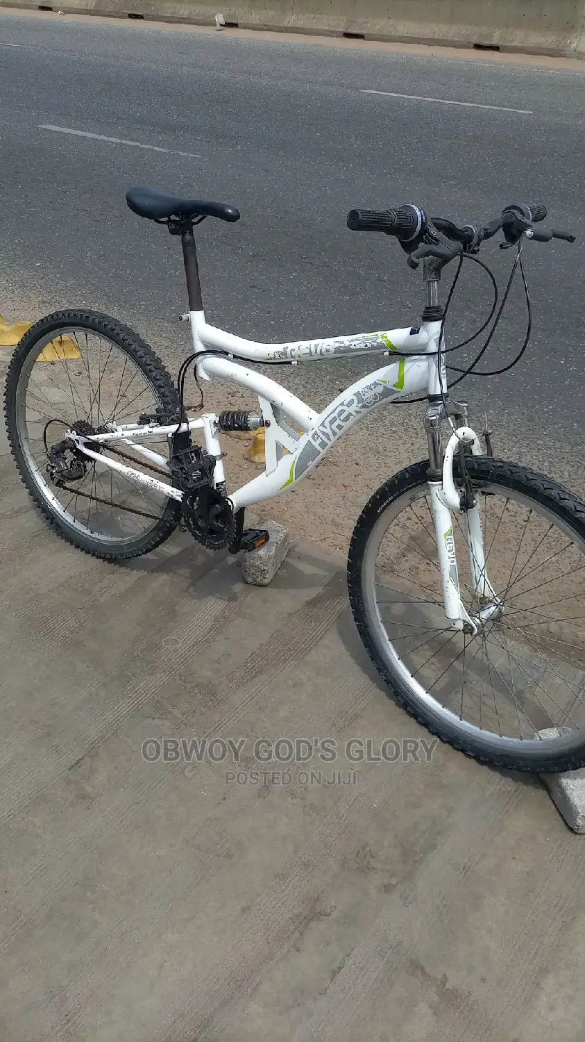 White Bounce Bike