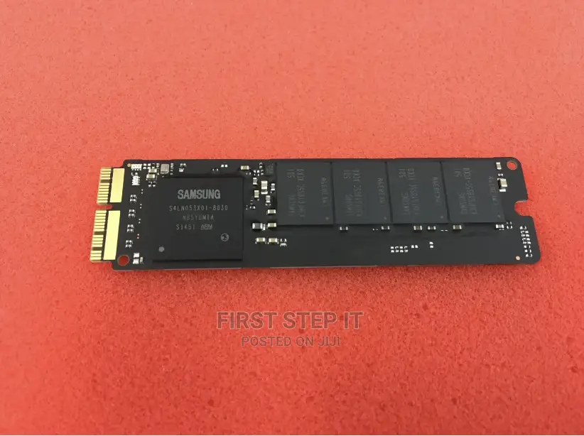Macbook SSD / 256GIG