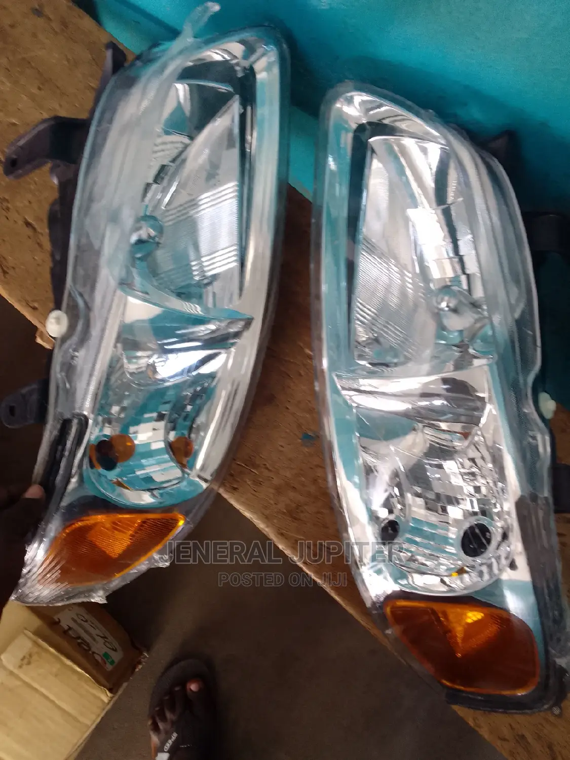 Nissan Sentra 2000/2002 Headlight Pair(Original Eagle Eyes)