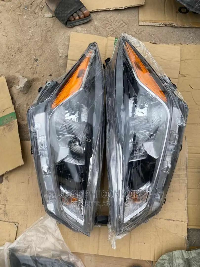 Toyota Yaris/Scion IA Headlight