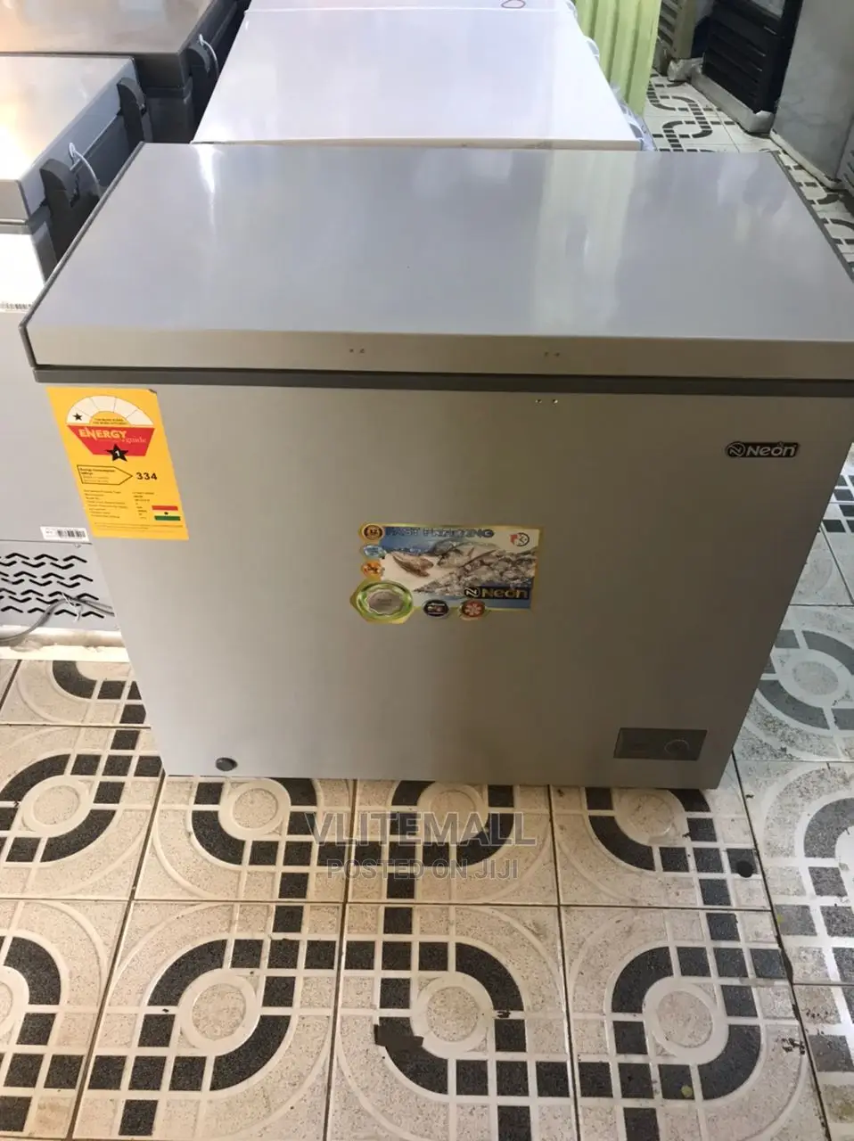 Neon 200l Chest Freezer With Top Glass