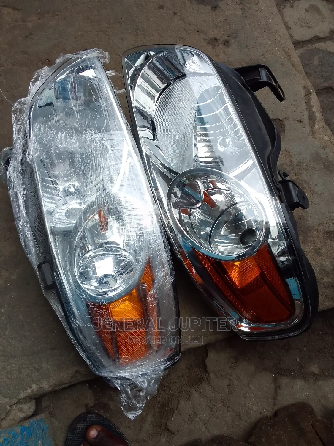 Nissan Sentra 2005/6 Headlight Pair