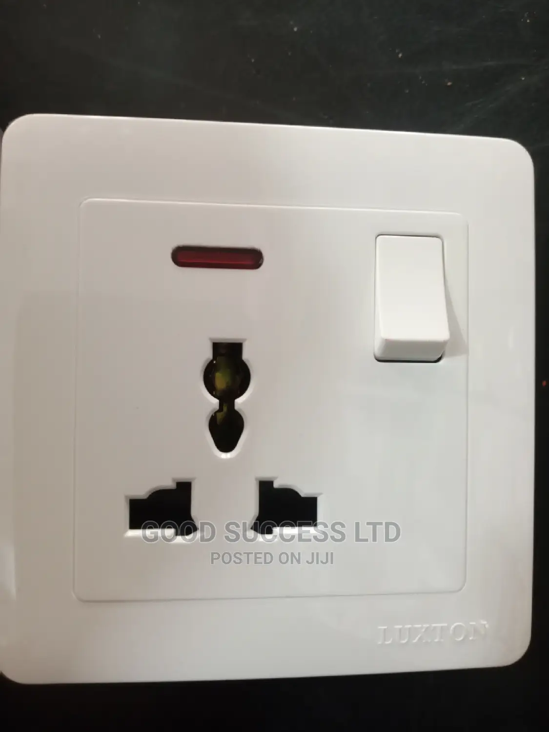 13A Single Socket.