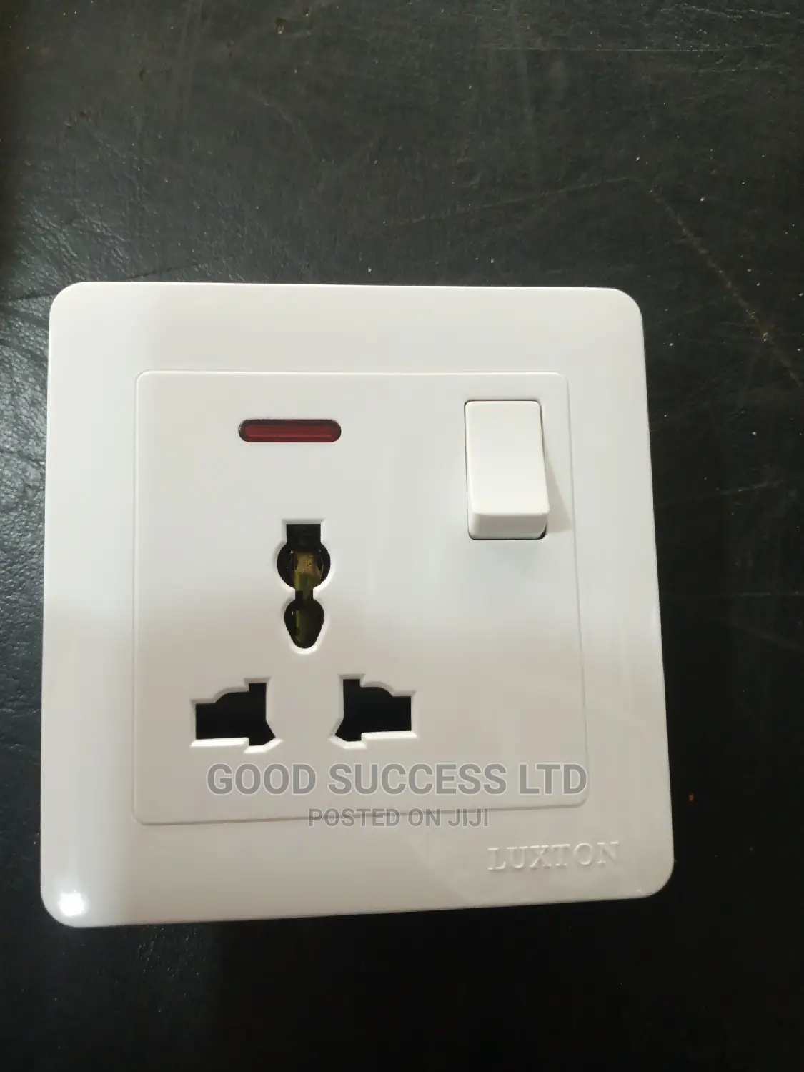 13A Single Socket.