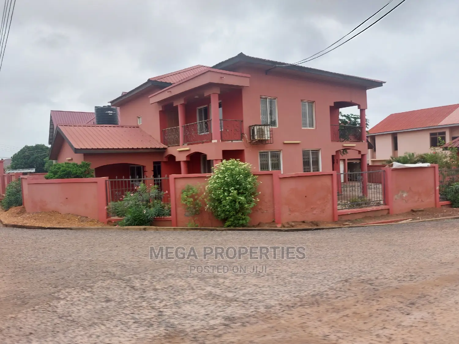 5bdrm House in East Legon for rent