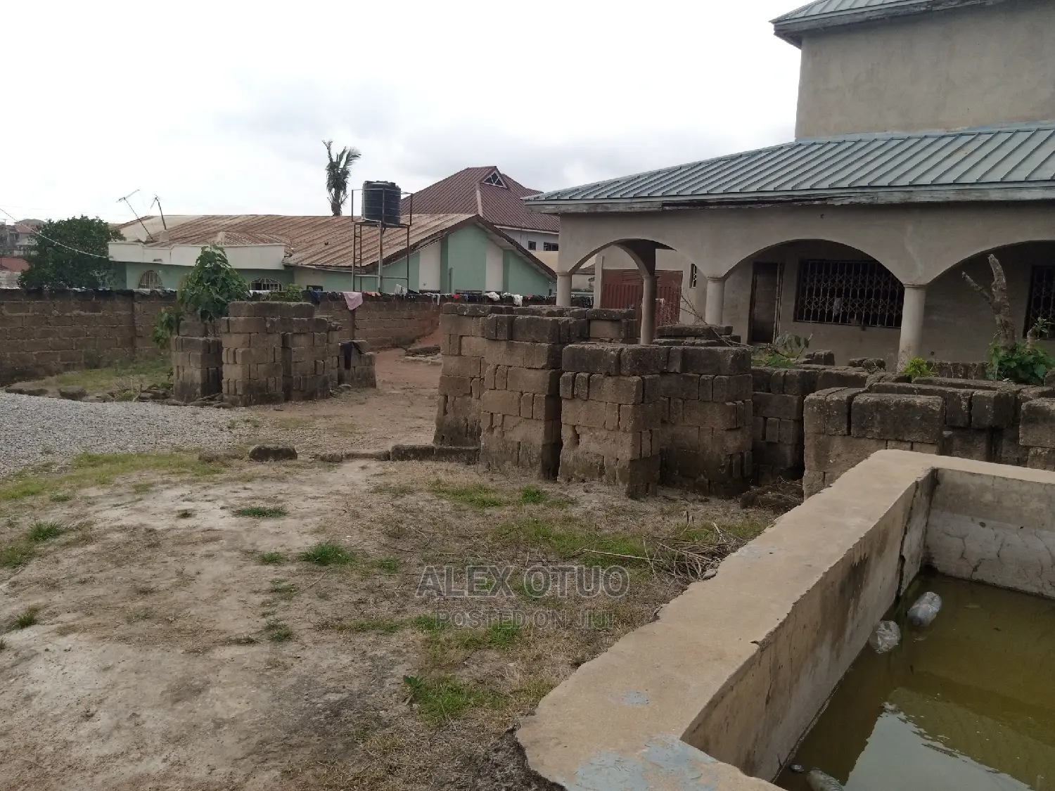 8bdrm House in Apatrapa Pokukrom, Kumasi Metropolitan for sale