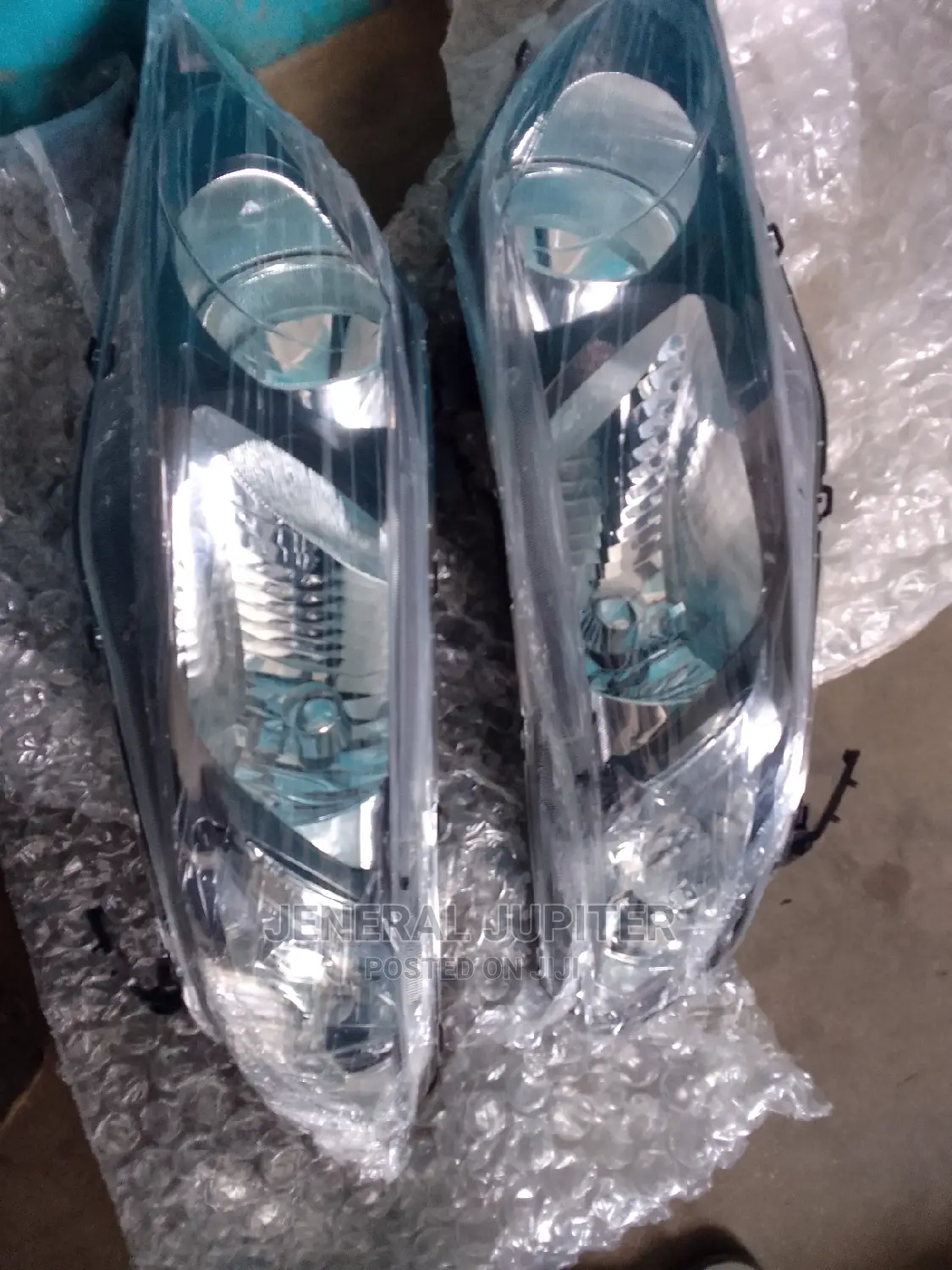 Honda Civic 2008/10 Headlight Pair.