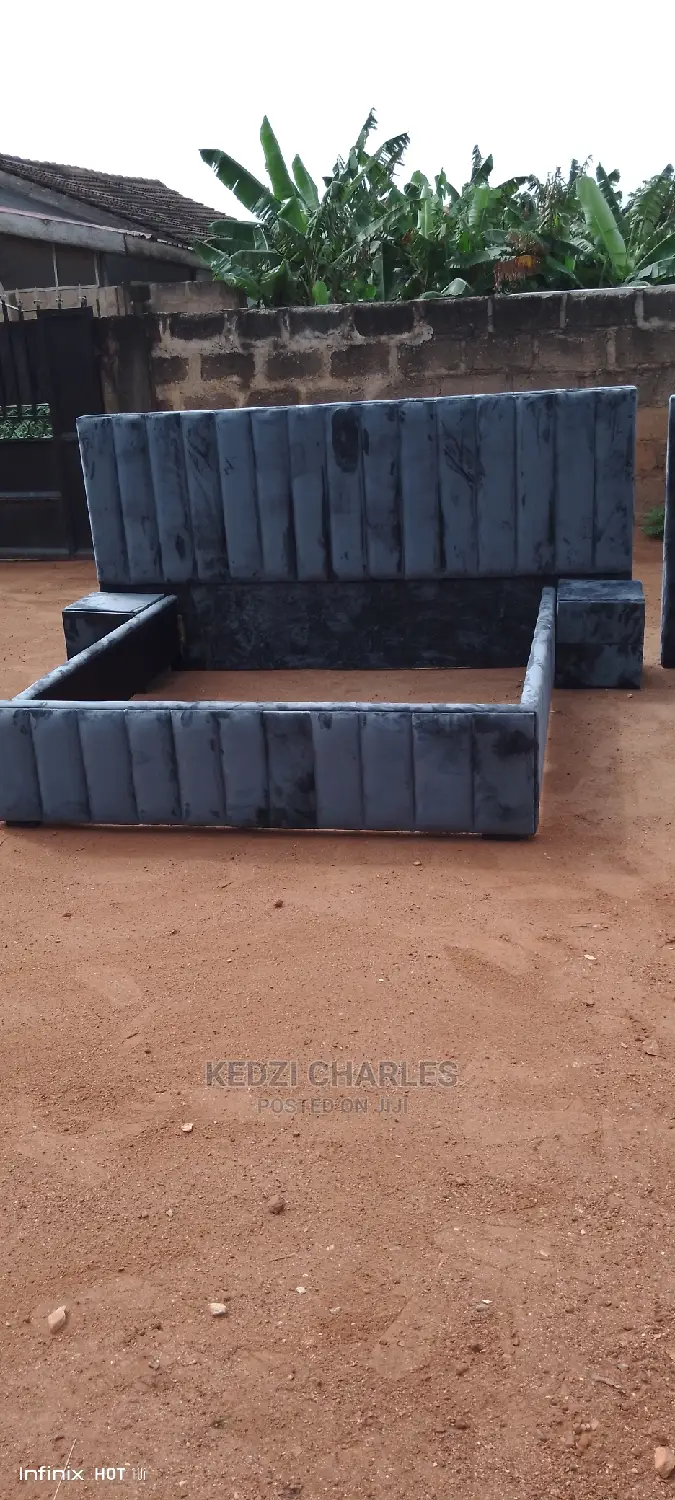 Queen Sizes Bed