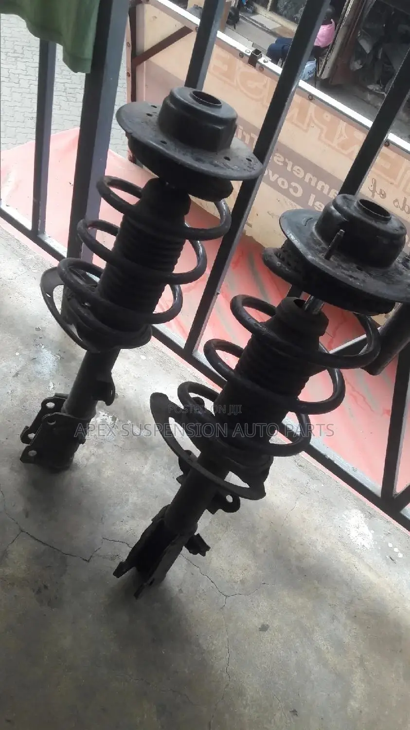 Chrysler Pacifica 2004 Front Shocks