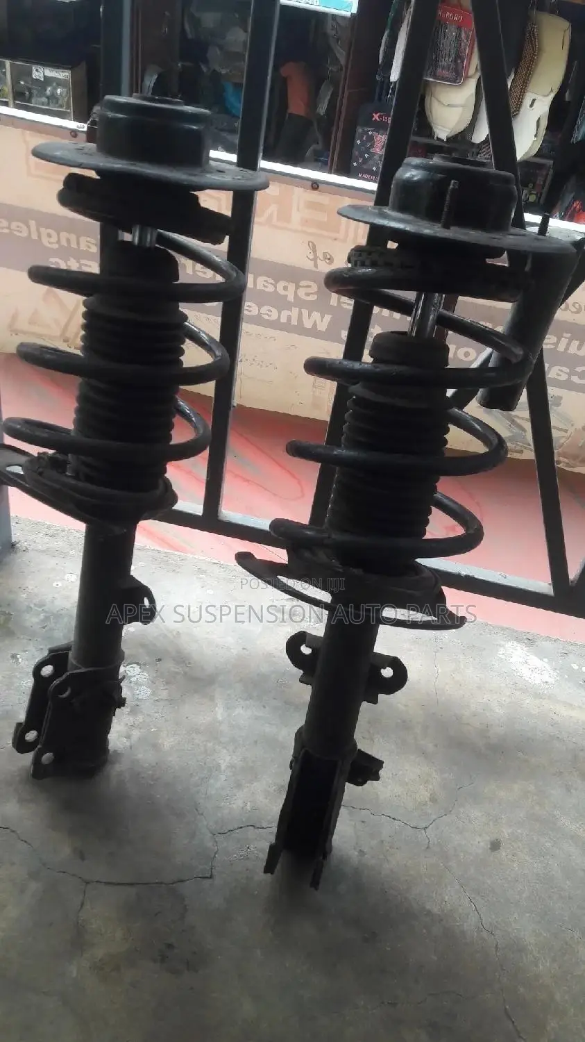 Chrysler Pacifica 2004 Front Shocks