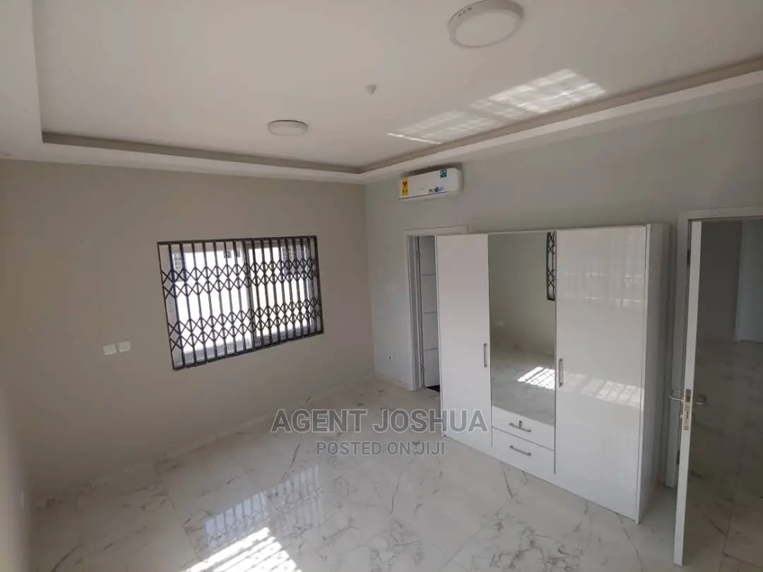 4bdrm House in Manet Court Estate, Airport Residential Area for rent