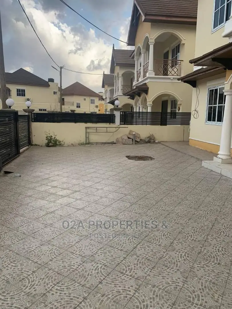 3bdrm House in School Junction for rent