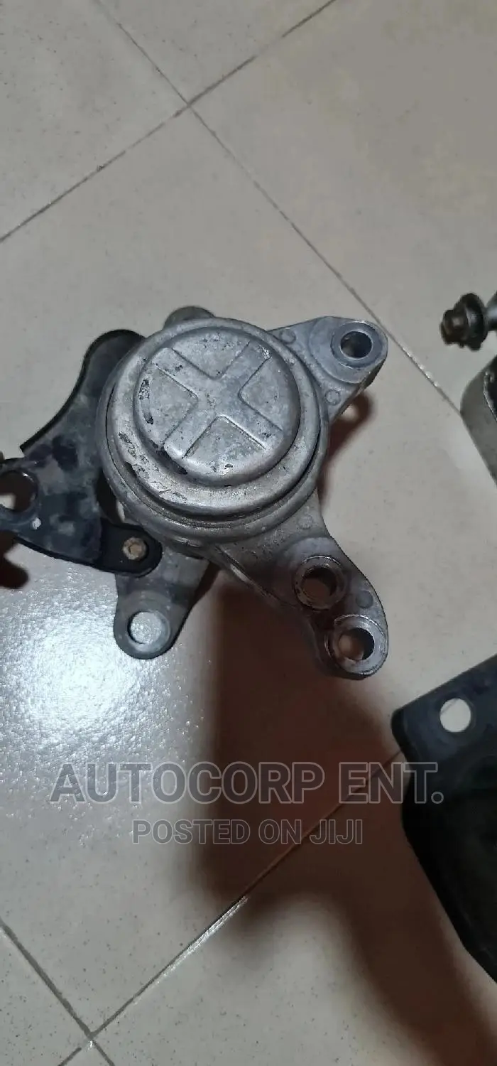 2013 Ford Fusion 1.6T / 1.5T / 2.5ltr - Engine Seats