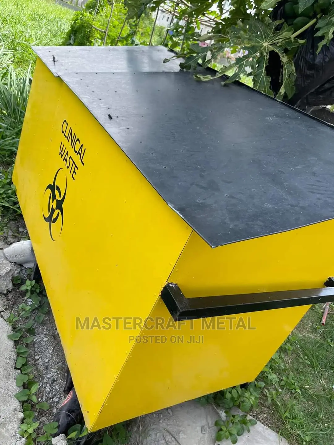 Metal Outdoor Bin/Wastes Bin Large Size