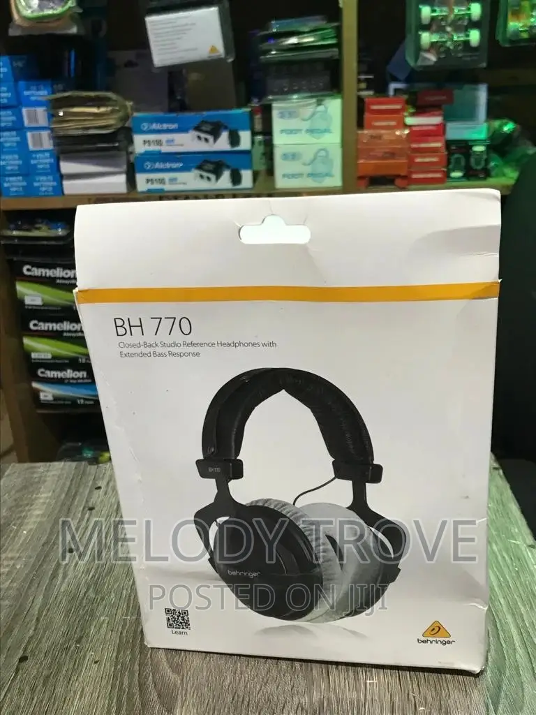 Behringer BH 770 Studio Headphones