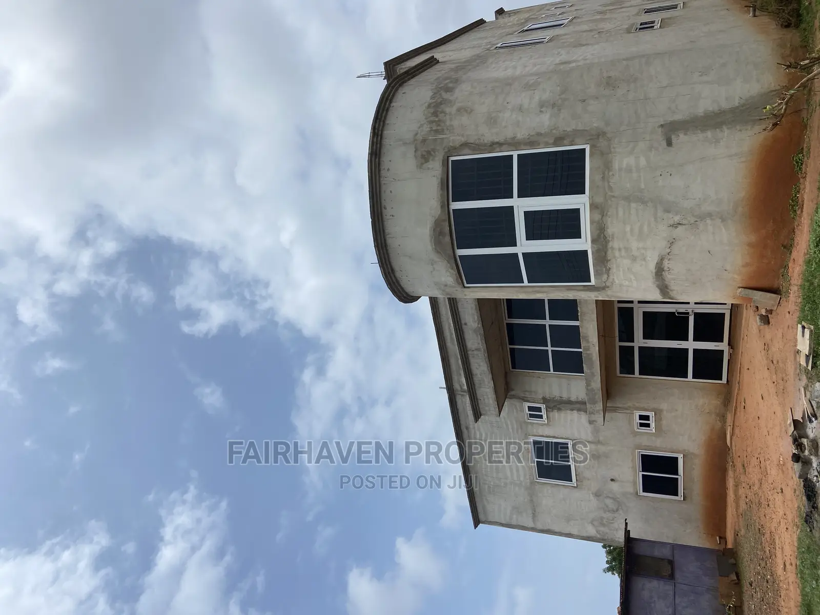 4bdrm House in East Airport for Sale