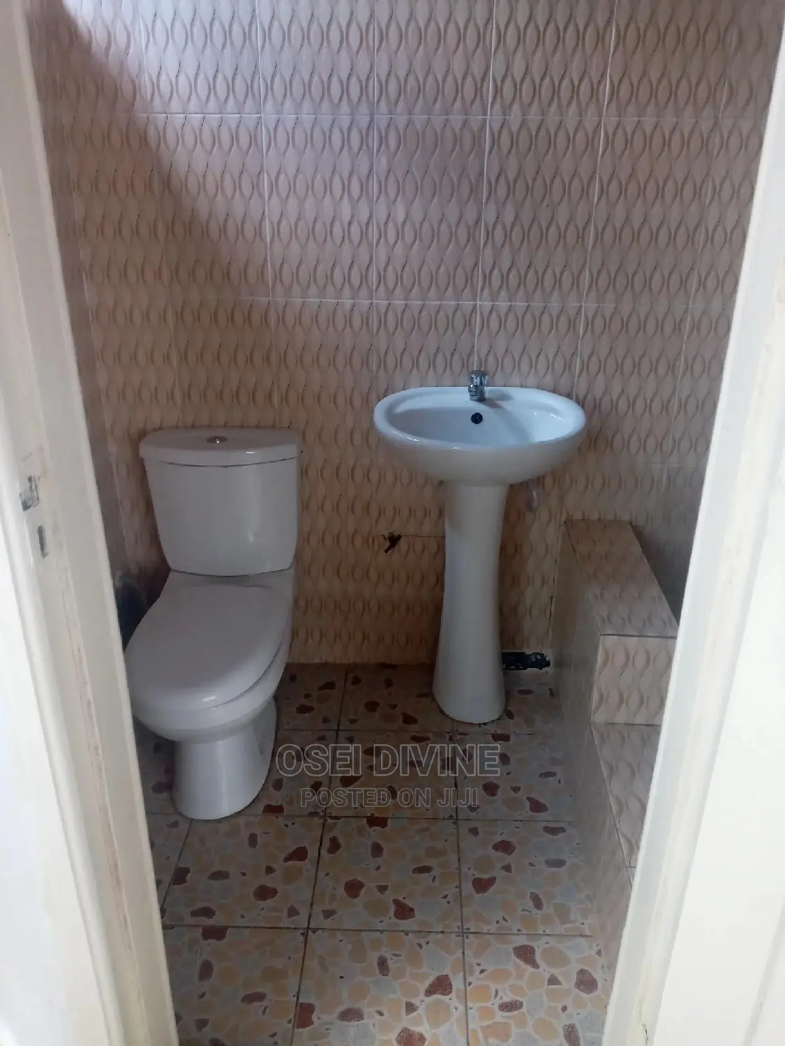 Awesome 2-Bedrooms Apartment Dansoman