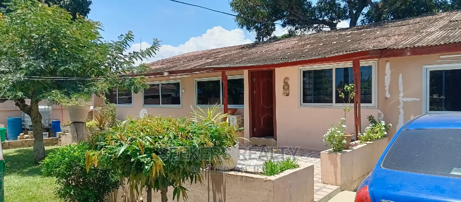 3bdrm Apartment in Seekers Realty, Nyaniba Estate for rent