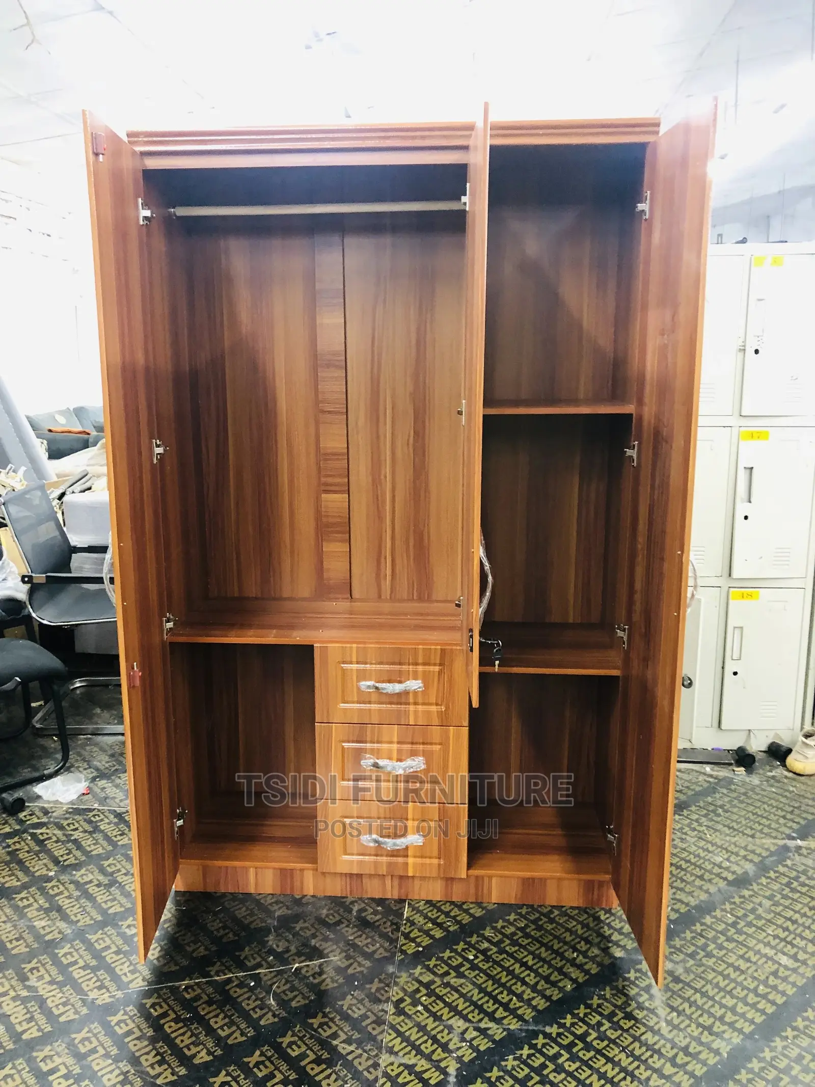 Quality Three Door Wardrobe