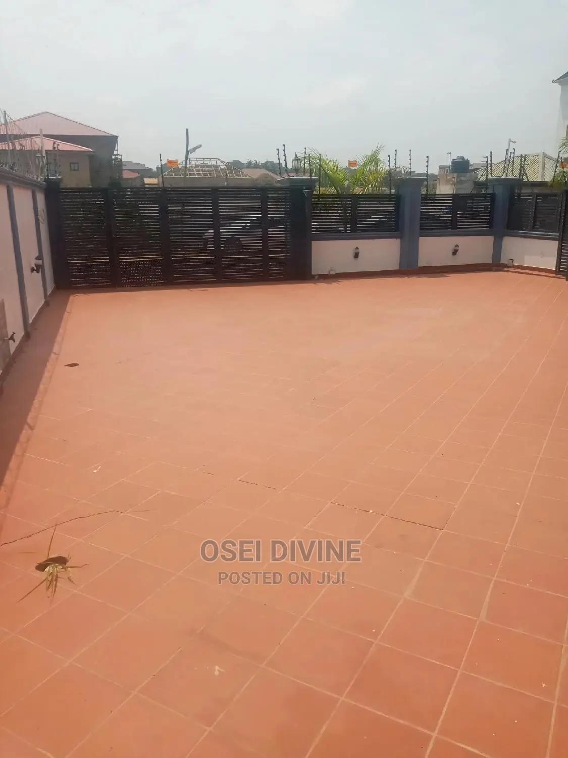 Highly Exe Self Compound House-4