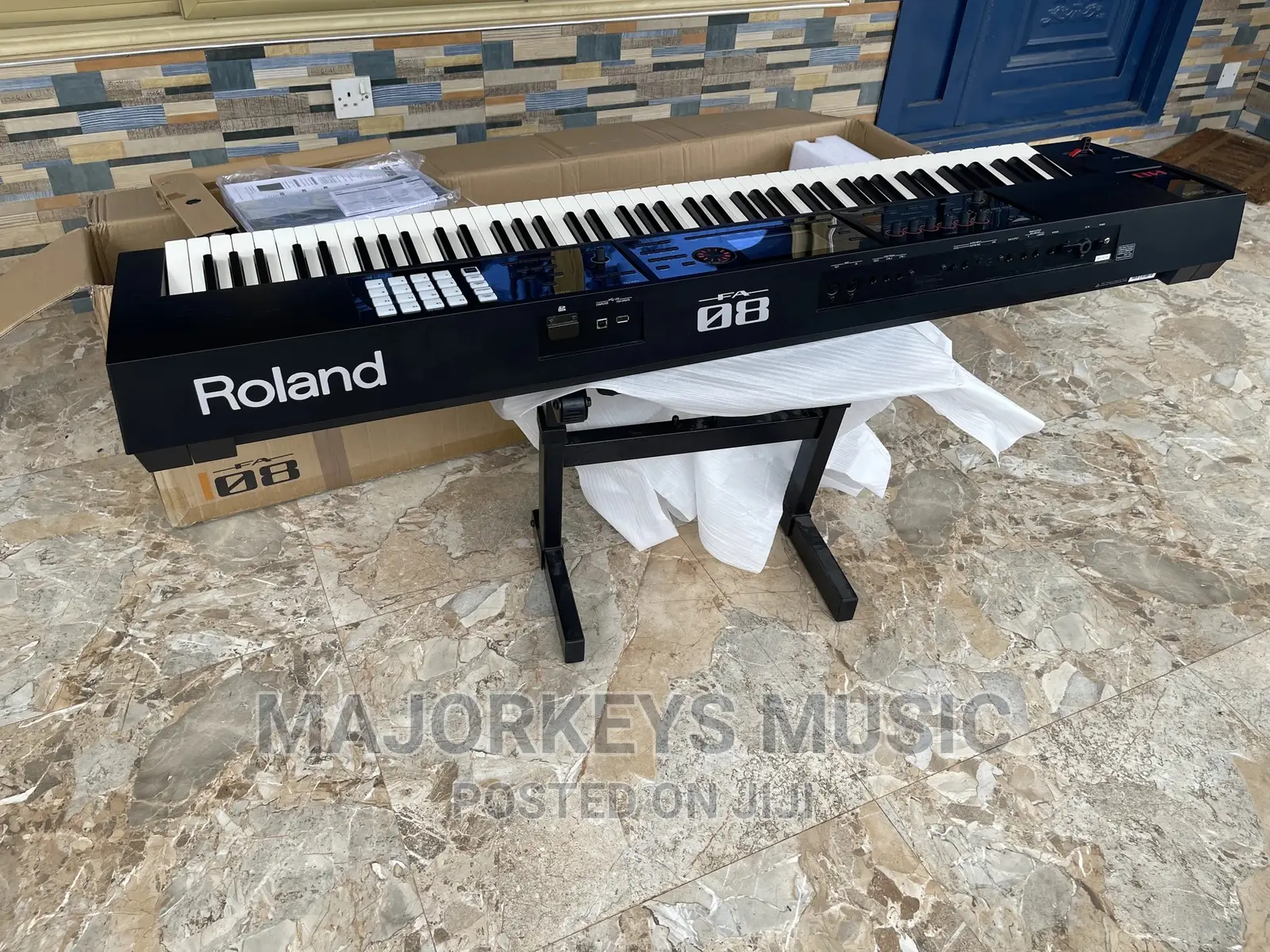 Roland Fa08 Music Workstation