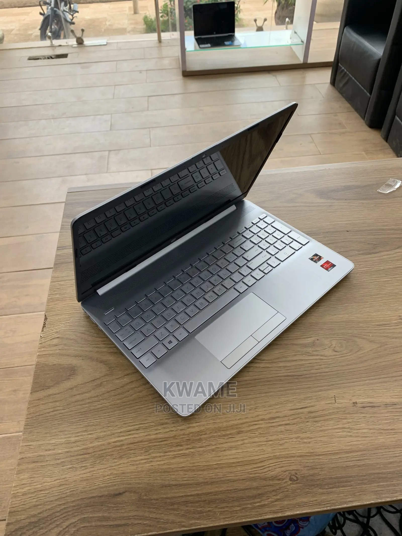 New Laptop HP 15 8GB AMD Ryzen HDD+SSD 1T