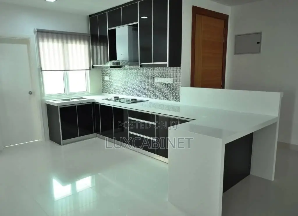 Customize Kitchen Cabinets