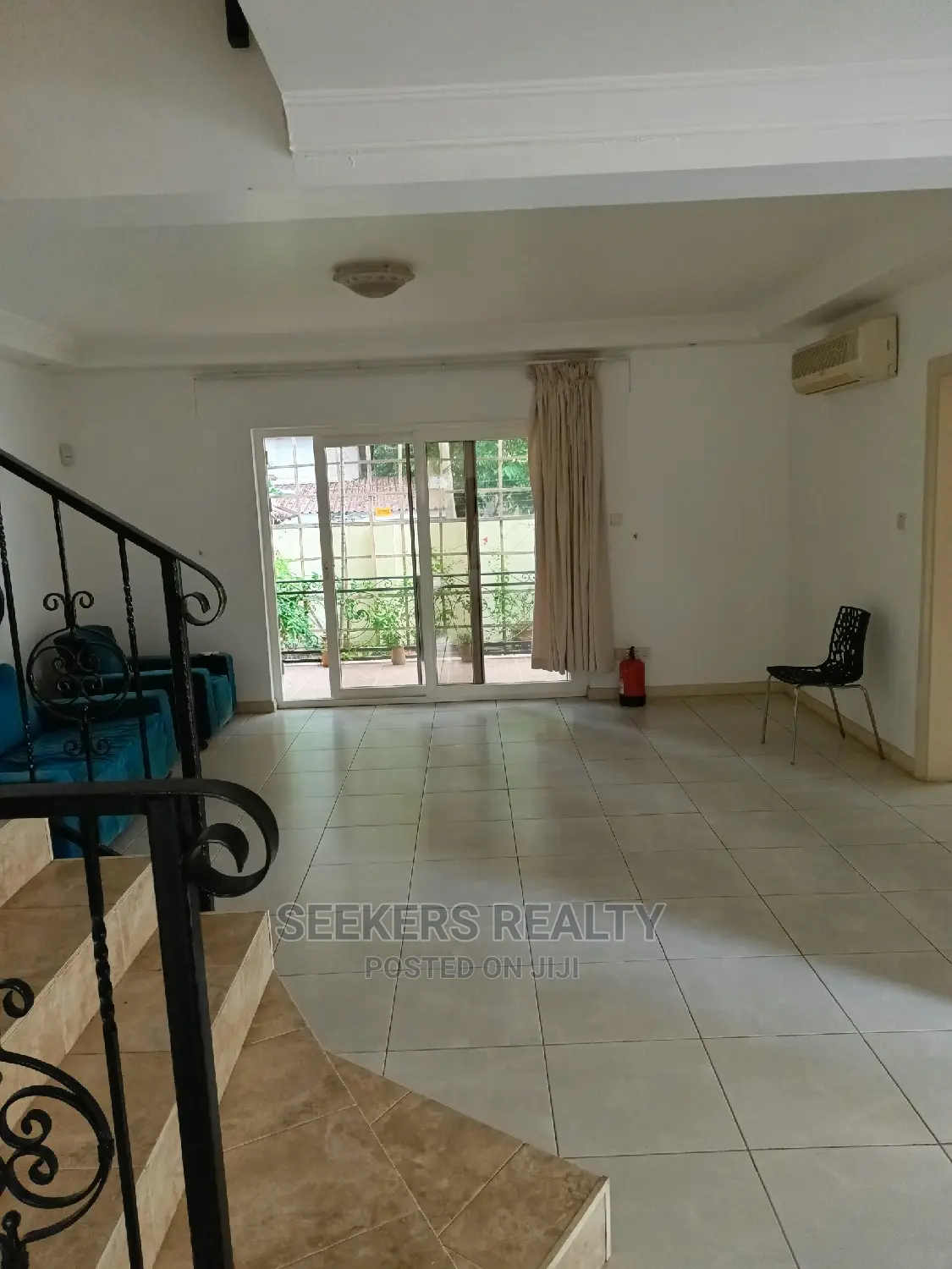 4bdrm Townhouse / Terrace in Seekers Realty, Cantonments for Rent